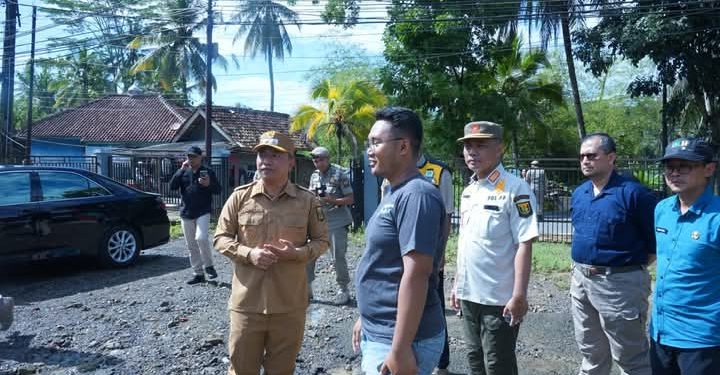 Wabup Tinjau Langsung Lokasi Banjir di Kampung Cileungsi Desa Citarik