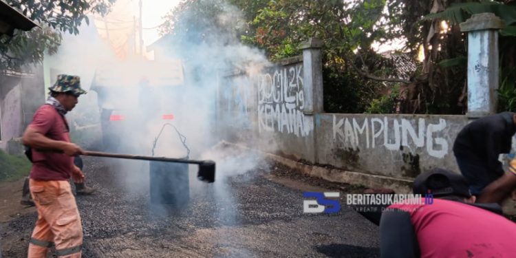 Pemdes Kutajaya Cicurug Realisasikan Anggaran DD Tahap 1 untuk Pengaspalan Jalan Desa