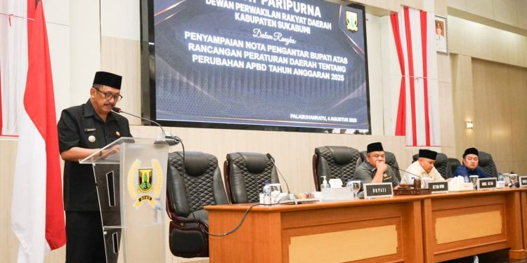 Rapat Paripurna DPRD, Bupati Sukabumi Sampaikan Nota Pengantar Atas Raperda Perubahan APBD Tahun 2025