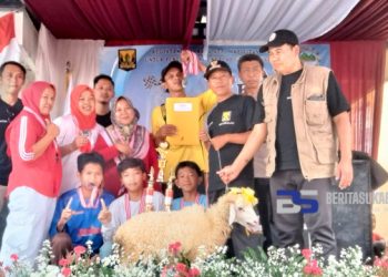 Melalui Jalan Sehat, Pemdes Tenjolaya Ajak Warganya untuk Cegah Bahaya Narkoba