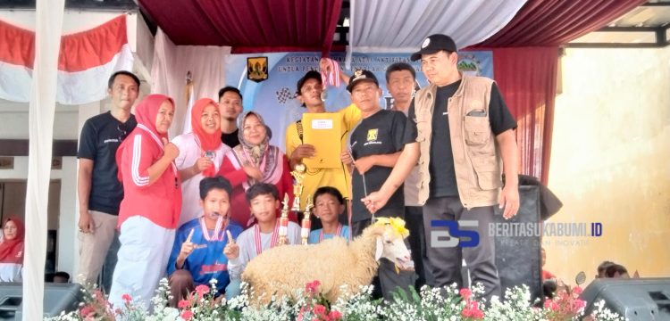 Melalui Jalan Sehat, Pemdes Tenjolaya Ajak Warganya untuk Cegah Bahaya Narkoba