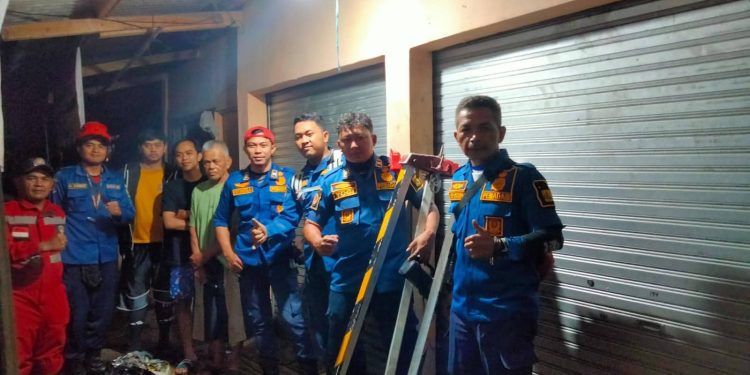 Evakuasi Dramatis! Tim Damkar Sukabumi Selamatkan Korban Jatuh Ke Sumur