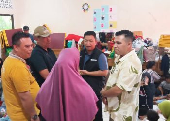 Wabup Sukabumi Tinjau Kondisi Warga di Lokasi Gerusan Sungai Cidadap untuk Pastikan Kebutuhan Dasar Tercukupi
