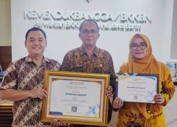 Prestasi Gemilang, DPPKB Kabupaten Sukabumi Raih Dua Penghargaan Berbintang dari Jawa Barat