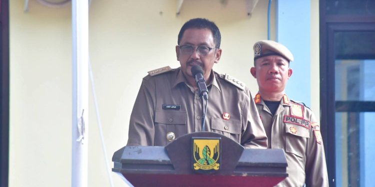 Tegas Namun Humanis, Bupati Asep Japar Instruksikan Satpol PP Sukabumi Jaga Etika Penegakan Aturan