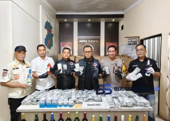 Polres Sukabumi Bongkar Peredaran Obat Ilegal dan Miras: 19 Pelaku Diamankan, Barang Bukti Capai Ratusan Juta Rupiah