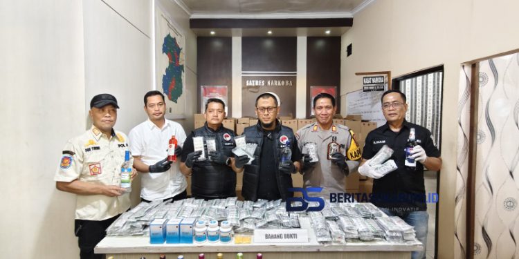 Polres Sukabumi Bongkar Peredaran Obat Ilegal dan Miras: 19 Pelaku Diamankan, Barang Bukti Capai Ratusan Juta Rupiah
