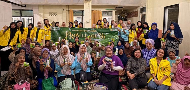 Gandeng Yayasan Alzheimer Indonesia, Mahasiswa UI Edukasi Lansia di Desa Rawapanjang Kenali Cegah Alzheimer