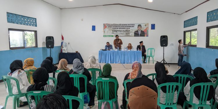 Meski Hujan, Warga Padati Reses Aang Erlan Hudaya di Parakansalak