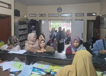 Layanan Jemput Bola Dukcapil Wilayah Cicurug Diserbu Warga Desa Langensari