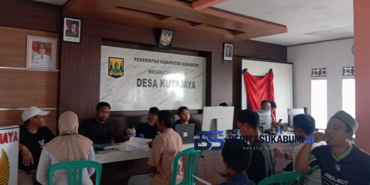 Jemput Bola Adminduk di Desa Kutajaya, UPTD Disdukcapil Cicurug Gandeng PK KNPI untuk Layanan Lebih Dekat ke Warga